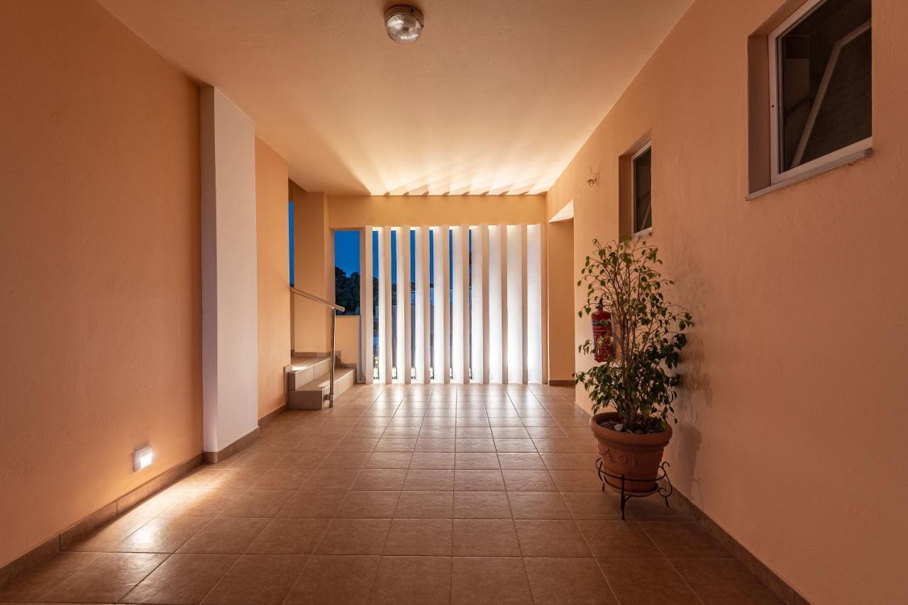 Cirillo Family Hotel-Christinas Studios Masticharion Exteriör bild