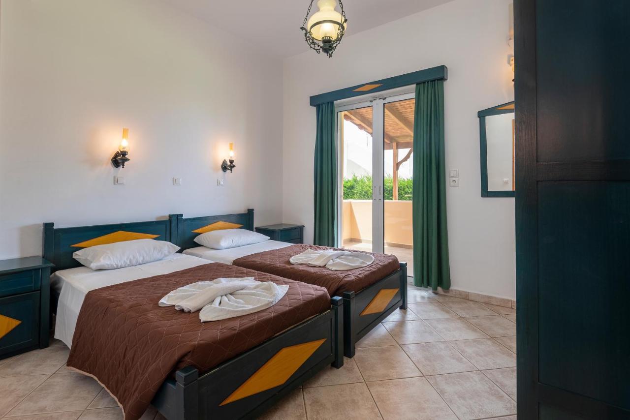 Cirillo Family Hotel-Christinas Studios Masticharion Exteriör bild